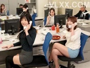 "Gấu lớn Tanhua" hẹn gặp một người đẹp nổi tiếng dễ thương và ngọt ngào trên mạng~ Cô ấy ôm chân và đẩy sang hai bên, đôi mắt và biểu cảm xinh đẹp như hươu của cô ấy thật quyến rũ...